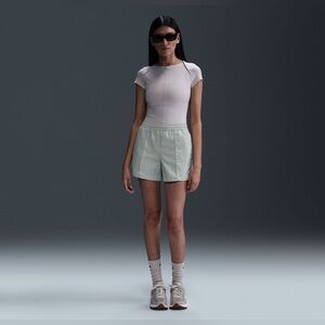 Nike Sportswear Everything Woven Mid Rise 5” Shorts